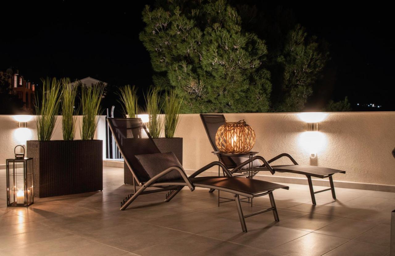 The Grande: Hillside Retreat with Sea Views and Rooftop Terrace Rogoznica  Exterior photo