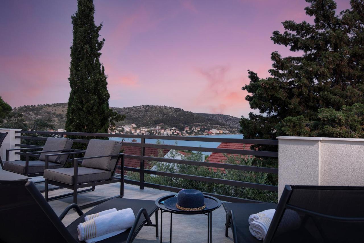 The Grande: Hillside Retreat with Sea Views and Rooftop Terrace Rogoznica  Exterior photo