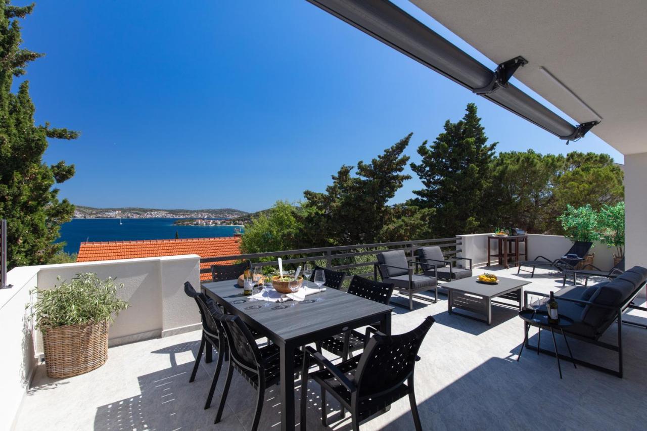 The Grande: Hillside Retreat with Sea Views and Rooftop Terrace Rogoznica  Exterior photo
