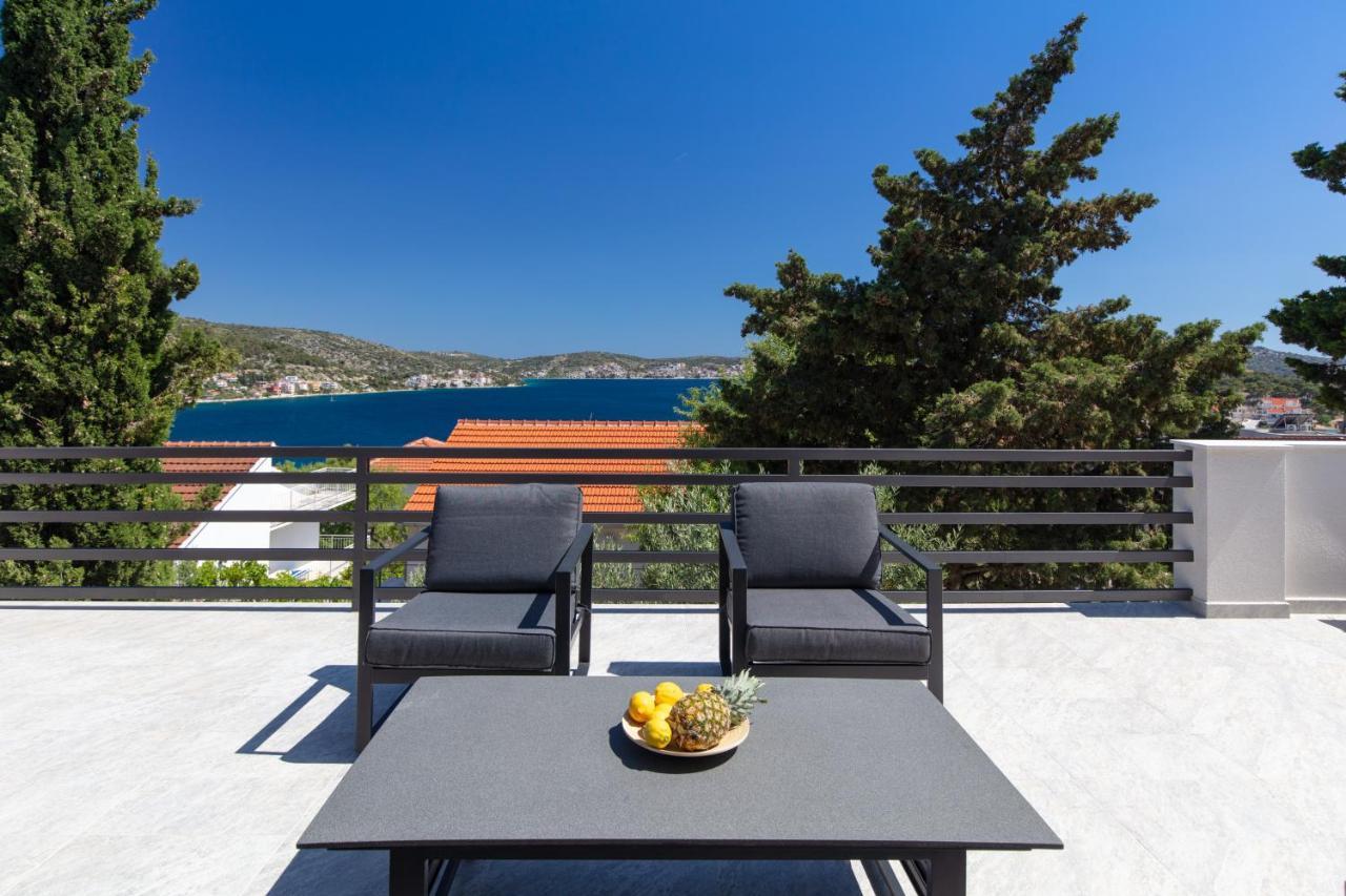 The Grande: Hillside Retreat with Sea Views and Rooftop Terrace Rogoznica  Exterior photo
