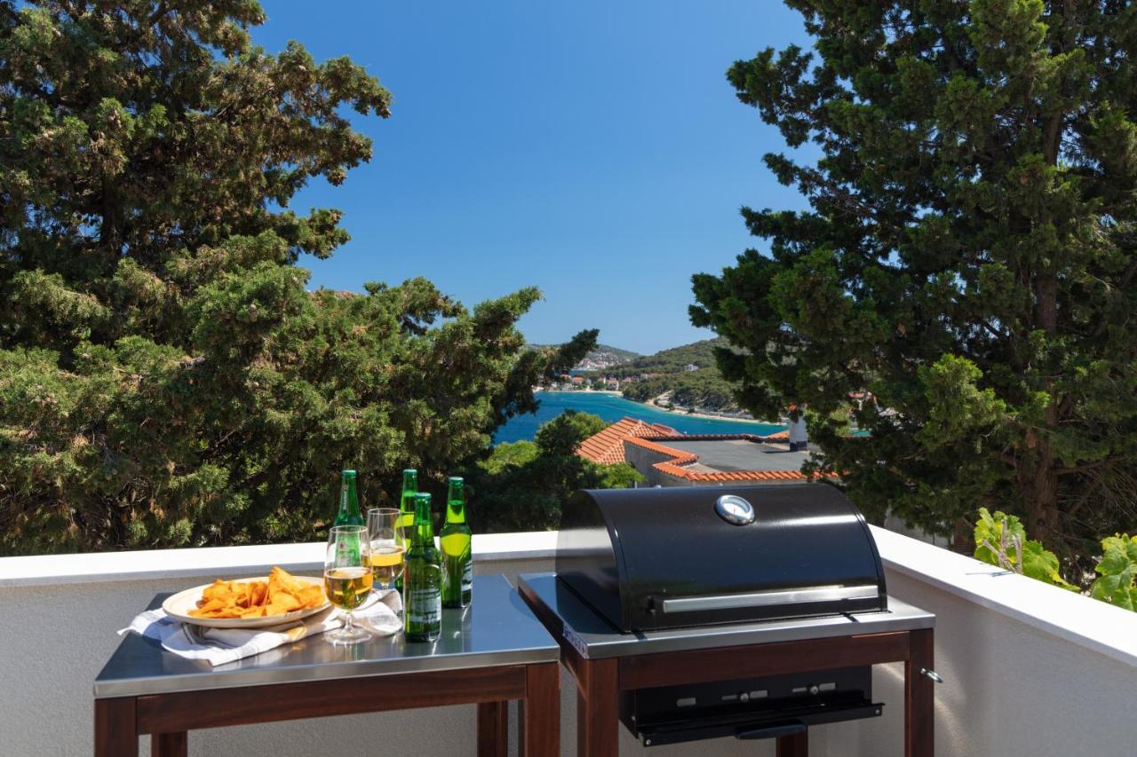 The Grande: Hillside Retreat with Sea Views and Rooftop Terrace Rogoznica  Exterior photo